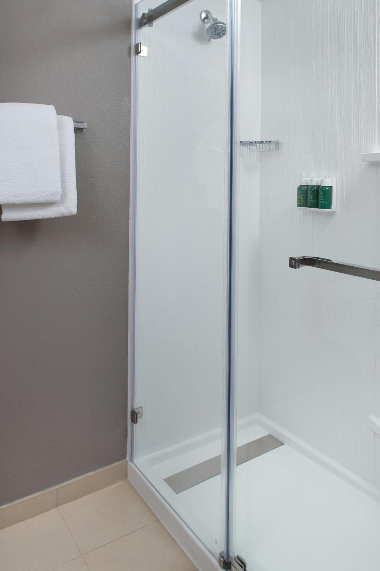 Courtyard By Marriott Greensboro Eksteriør bilde