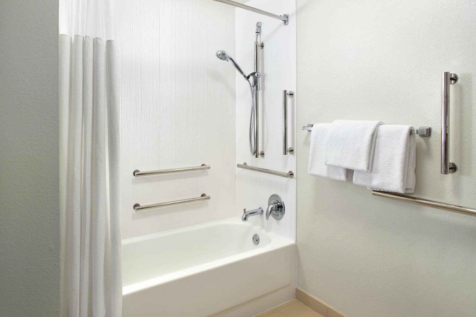 Courtyard By Marriott Greensboro Eksteriør bilde