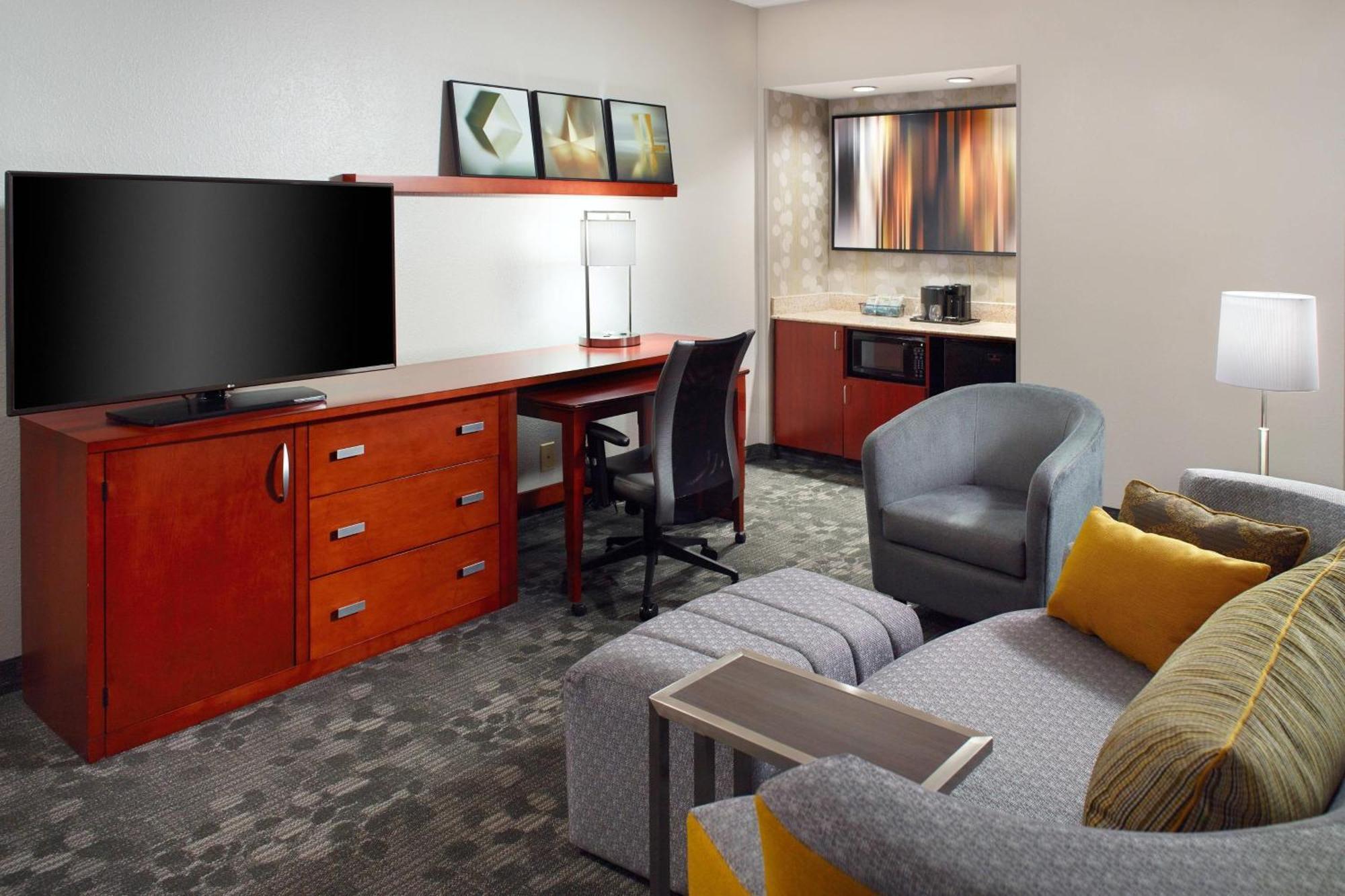 Courtyard By Marriott Greensboro Eksteriør bilde
